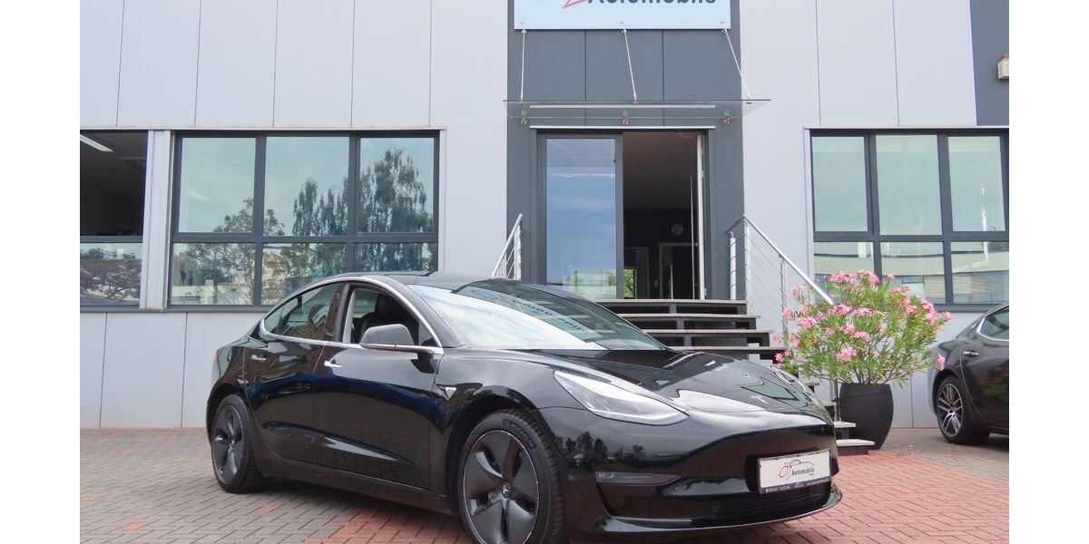 Tesla Model 3 77.532 km 23.900 € Neuss 41469