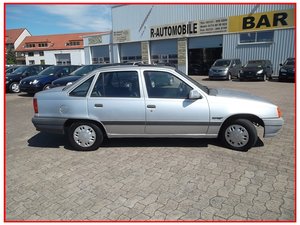 Opel Kadett E Beauty Lim. SEDAN GSD AUTOM- SERVO 74.000 km 6.950 &euro; Hannover 30179