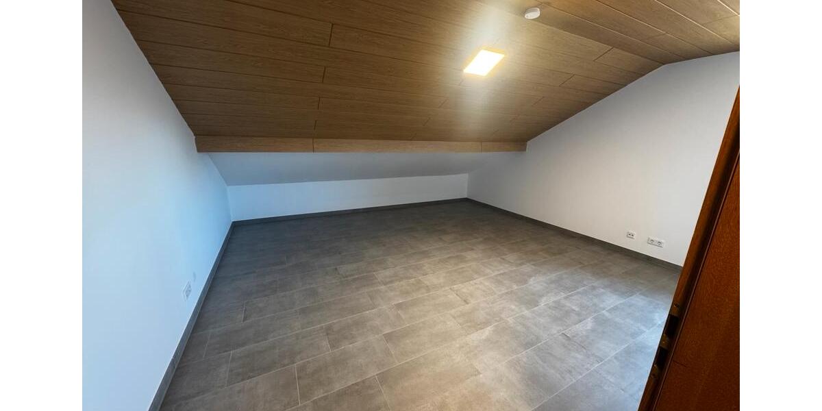 Dachgeschoßwohnung Kirchham - 1 Zimmer, 27 m&sup2;, 500&euro; | Angebot:26035507
