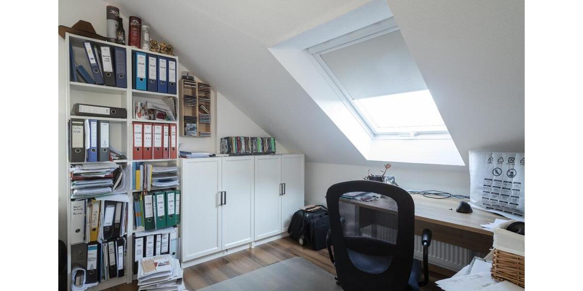 Dachgeschoßwohnung Braunschweig Westliches Ringgebiet - 5 Zimmer, 120 m&sup2;, 380.000&euro; | Angebot:27122040
