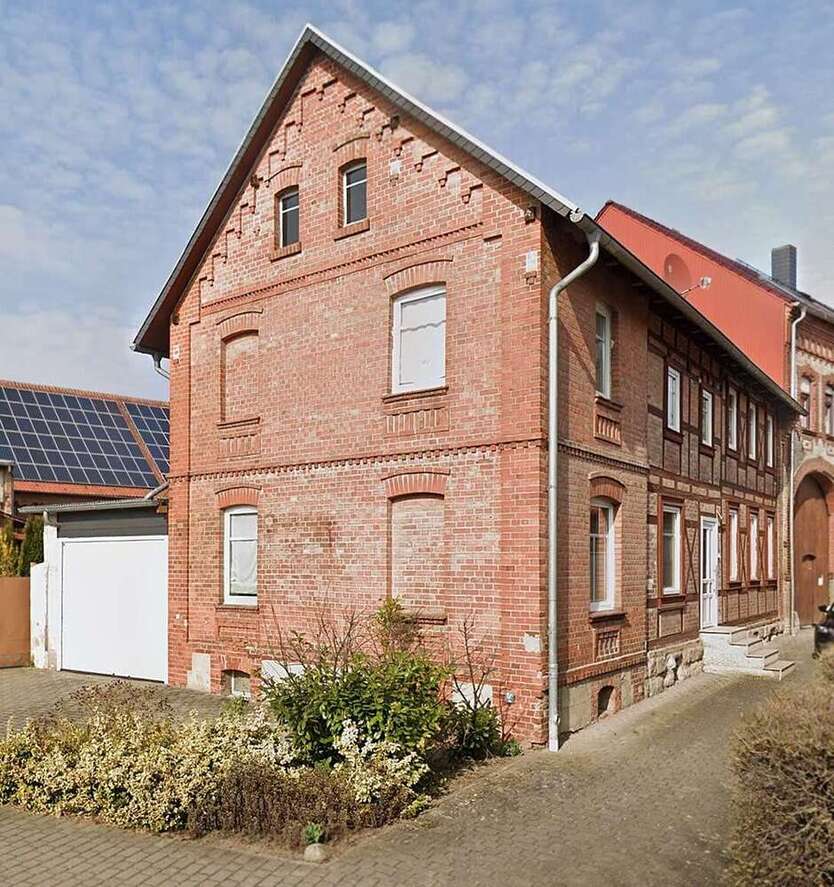 Haus zum Kaufen in Groß Quenstedt 189.000 € 155.53 m²