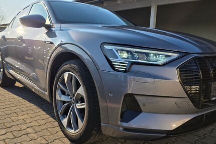 Audi e-tron 49.030 km 34.990 &euro; Ichenhausen 89335