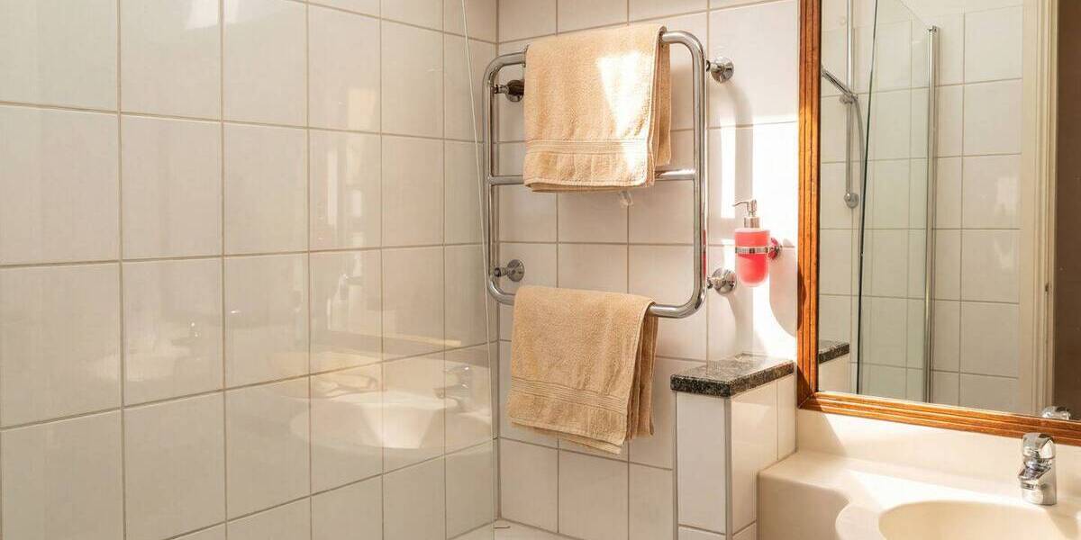 Etagenwohnung Lübeck Innenstadt - 6 Zimmer, 175 m&sup2;, 4.500&euro; | Angebot:26401158