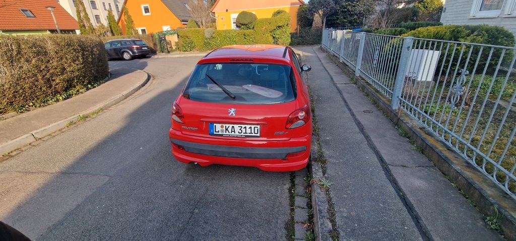 Peugeot 206 75.000 km 2.600 &euro; Leipzig 04328