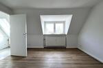 gemütliche Dachgeschoßwohnung in prima Lage