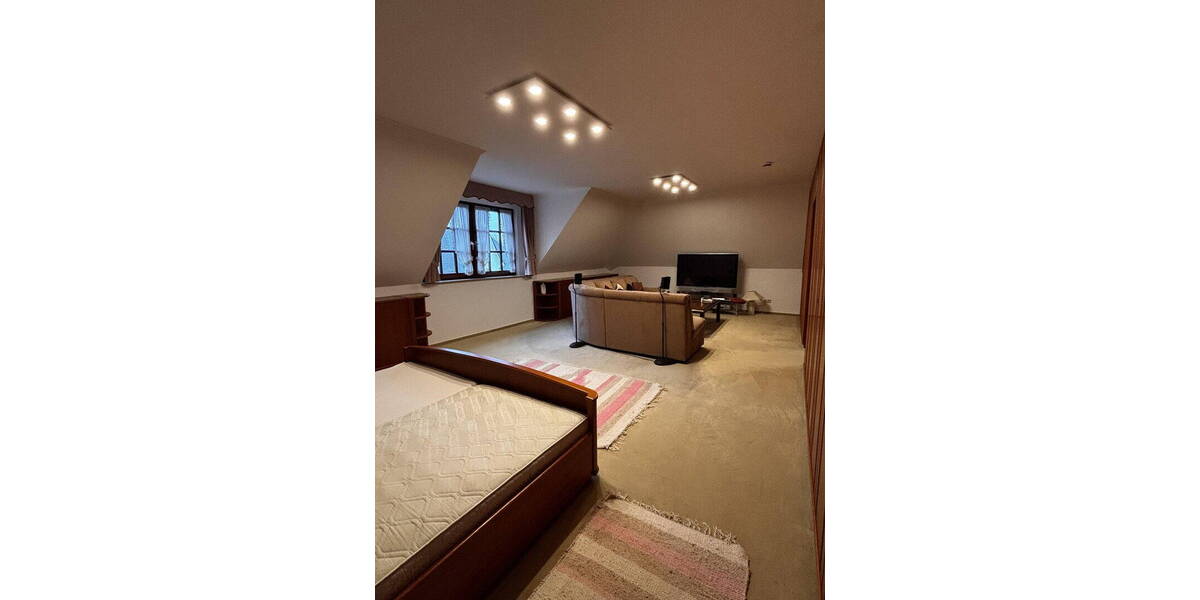 Einfamilienhaus Rellingen - 7 Zimmer, 202 m&sup2;, 2.300&euro; | Angebot:26806000