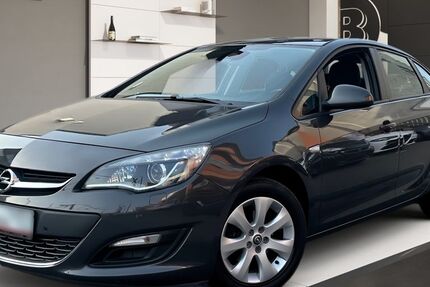 Opel Astra 111.254 km 8.900 &euro; Köln 51067