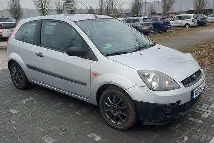 Ford Fiesta 100.000 km 2.500 &euro; Falkensee 14612