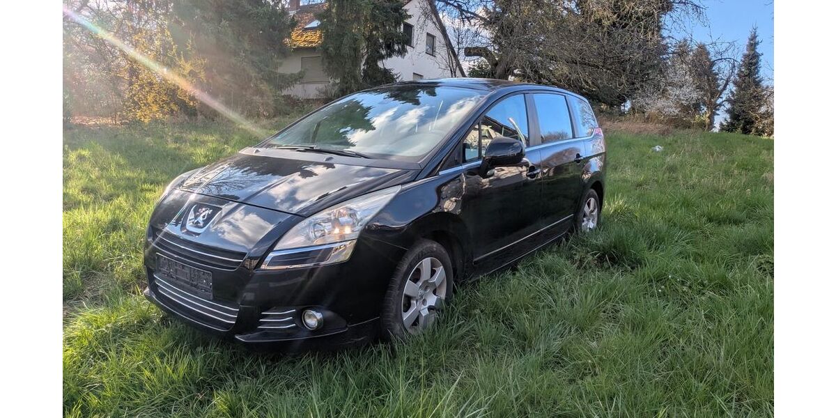 Peugeot 5008 150.000 km 2.950 &euro; Wallerfangen 66798