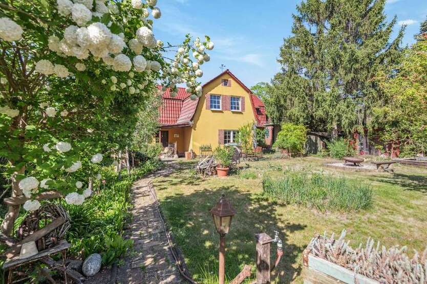 Haus zum Kaufen in Berlin Biesdorf 525.000 € 130 m²