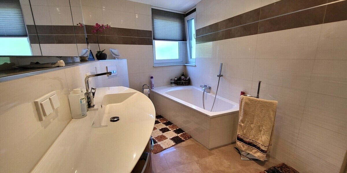 PROVISIONSFREI + Energieklasse B ! Eck-Haus im Haus mit Garten! Super Lage - Maisonettenwohnung Hanau | Angebot:27230168