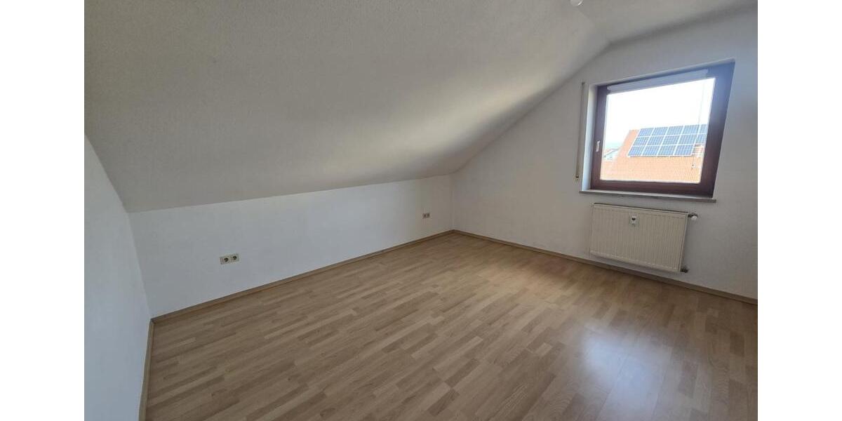 Dachgeschoßwohnung Tiefenbach - 4 Zimmer, 85 m&sup2;, 650&euro; | Angebot:25619480