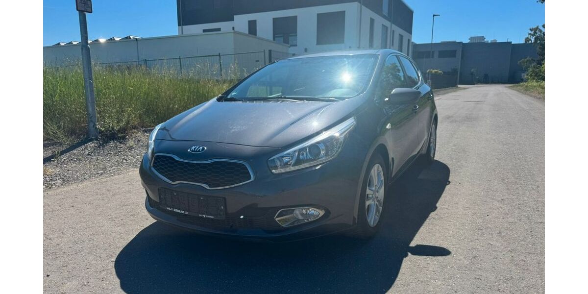 Kia ceed / Ceed 69.000 km 9.500 &euro; Friedrichsdorf 61381