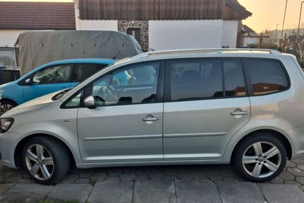 VW Touran 65.000 km 13.500 &euro; Höxter 37671