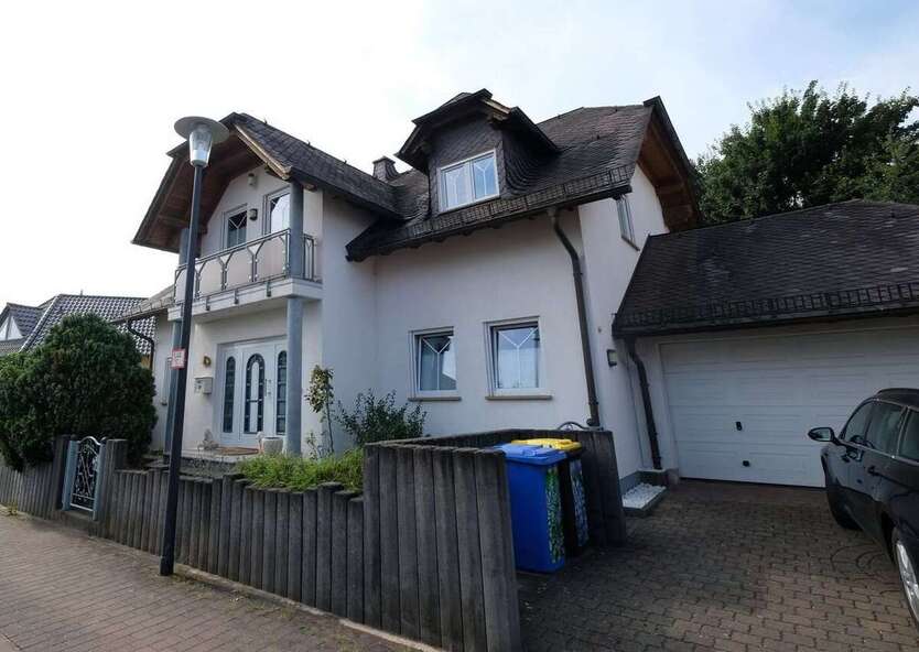 Haus zum Mieten in Wörrstadt 3.200 € 310 m² 8 zimmer