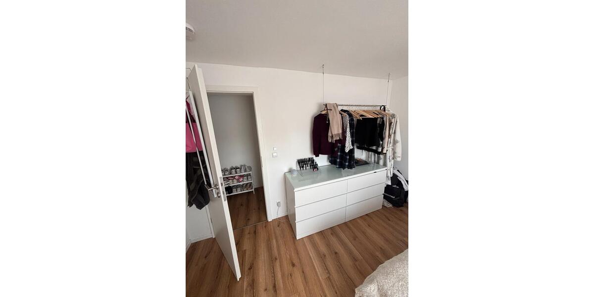 Dachgeschoßwohnung Stuttgart Bad Cannstatt - 1 Zimmer, 11 m&sup2;, 525&euro; | Angebot:26356548