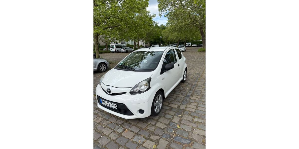 Toyota Aygo (X) 168.000 km 2.200 &euro; Bonn 53117