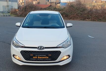 Hyundai i20 82.000 km 8.999 &euro; Frankfurt am Main 60386