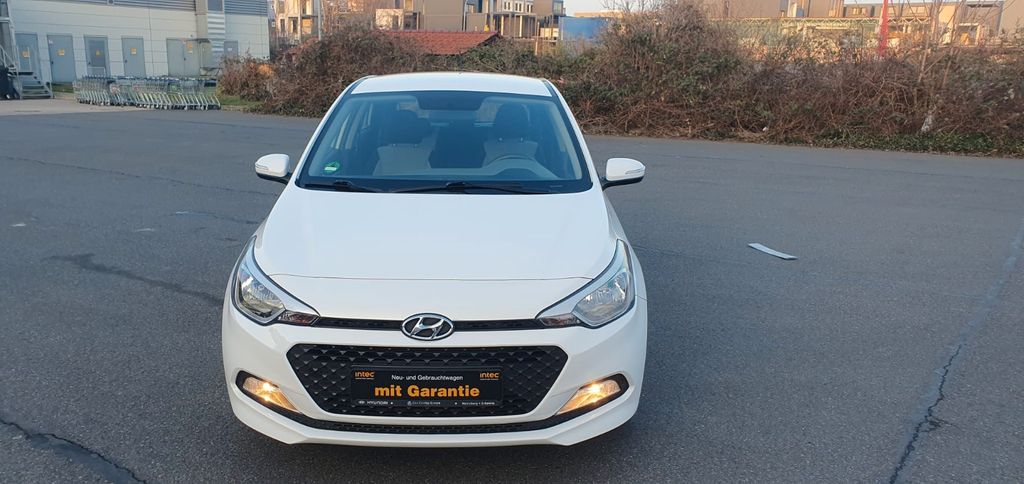 Hyundai i20 82.000 km 8.999 &euro; Frankfurt am Main 60386