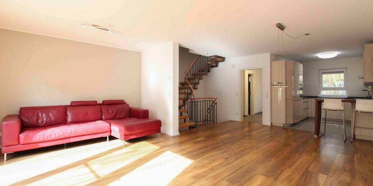 Reihenmittelhaus Wiesbaden Erbenheim - 6 Zimmer, 150 m&sup2;, 749.000&euro; | Angebot:25929017