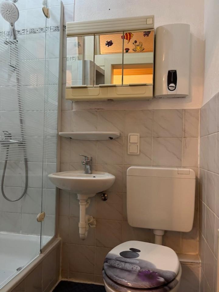 Zweizimmerwohnung mit neuer Einbauküche zu vermieten zimmer
