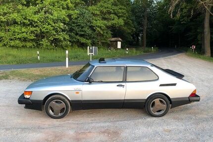 Saab 900