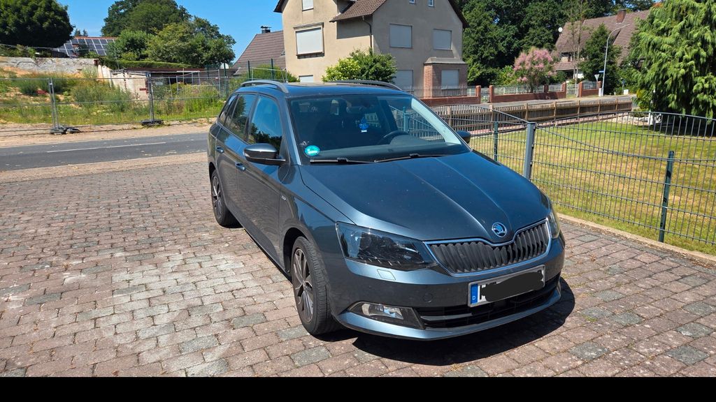 Skoda Fabia 91.200 km 9.750 &euro; Kirchlengern 32278