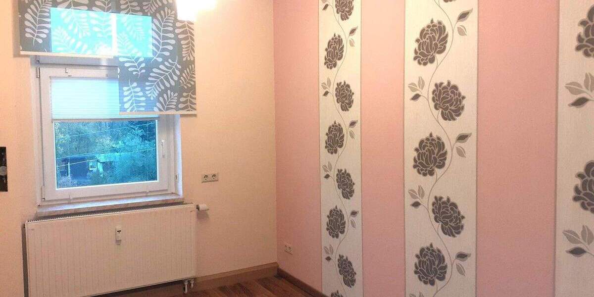 SCHÖNE 5-Raum-Wohnung 1.OG - 109 qm - Nähe Augustusburg, viele Abstellräume, Garten, Garage 5 zimmer