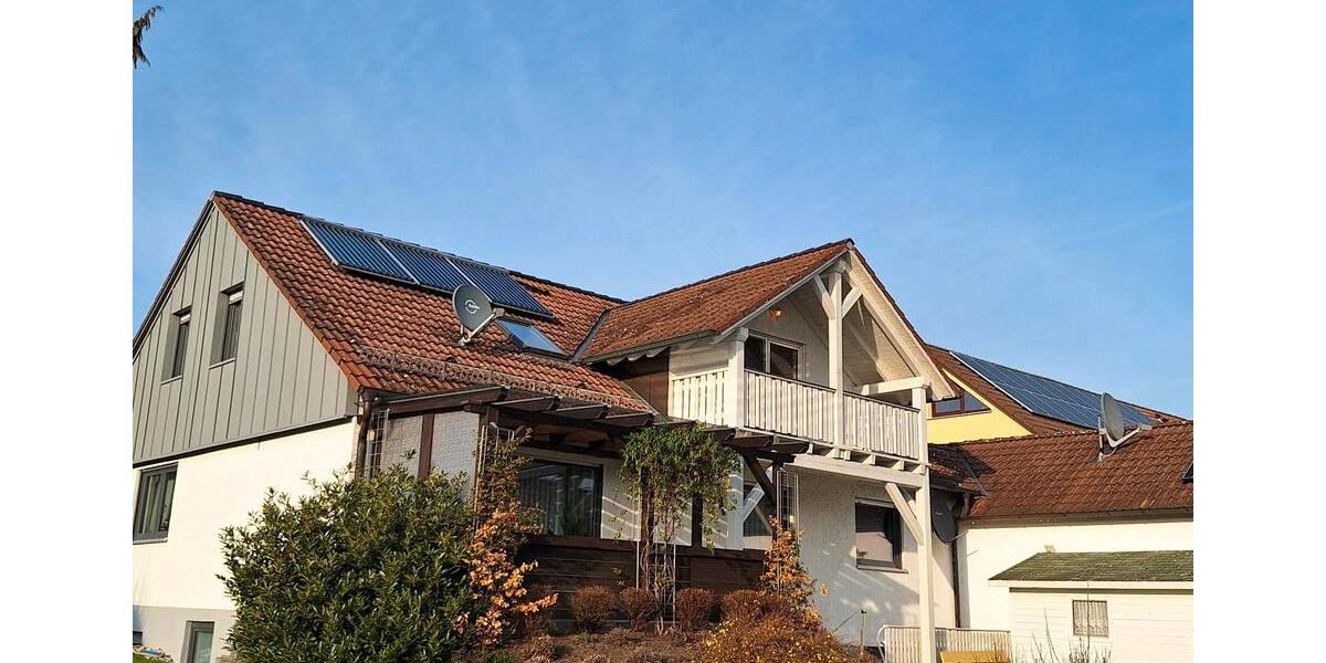 Dachgeschoßwohnung Herrieden - 3 Zimmer, 86 m&sup2;, 860&euro; | Angebot:25414079