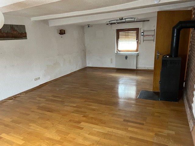 Einfamilienhaus Wörth am Main - 6 Zimmer, 149 m&sup2;, 119.000&euro; | Angebot:26038921