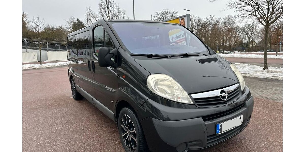 Opel Vivaro 185.000 km 10.000 &euro; Sangerhausen 06526