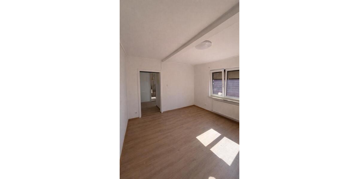 Einfamilienhaus Eisfeld - 11 Zimmer, 195 m&sup2;, 115.000&euro; | Angebot:26215593