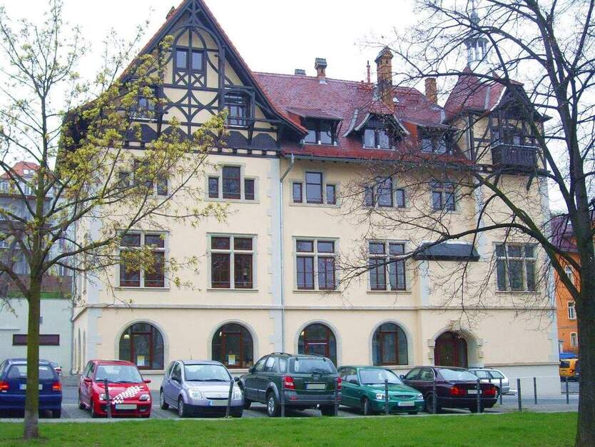 Praktische 2-Zimmer-Wohnung in schönem Altbau. 2 zimmer