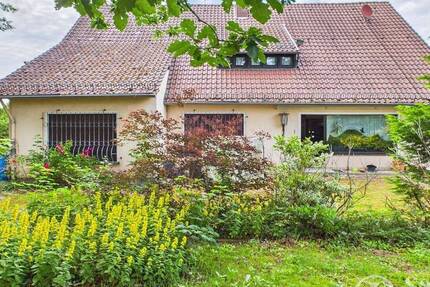 Wohnen mit Weitblick - Großzügiges Anwesen auf weitläufigem Grundstück in Elversberg - Haus Spiesen-Elversberg Spiesen | Angebot:26930946