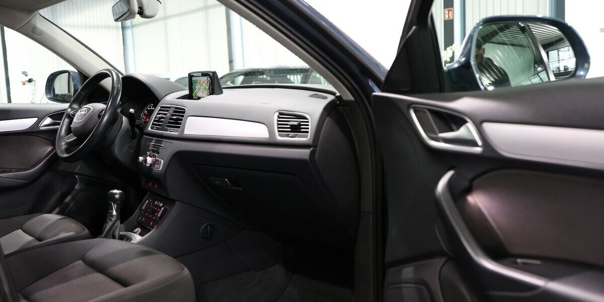 Audi Q3 1.4 TFSI SPORT / BI-XENON / NAVI-MMI / AMBIEN 65.000 km 16.993 &euro; Hamm 59077