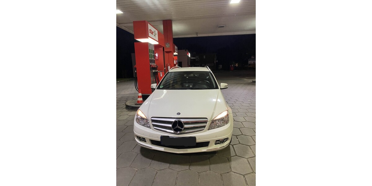Mercedes-Benz C-Klasse Kombi 108.000 km 8.600 € Hamburg 20038