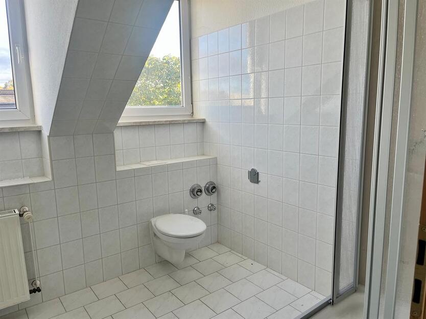 frei ab 01.01.2026 - Helle 1-Raum-Dachgeschosswohnung – ideal für junge Leute zimmer