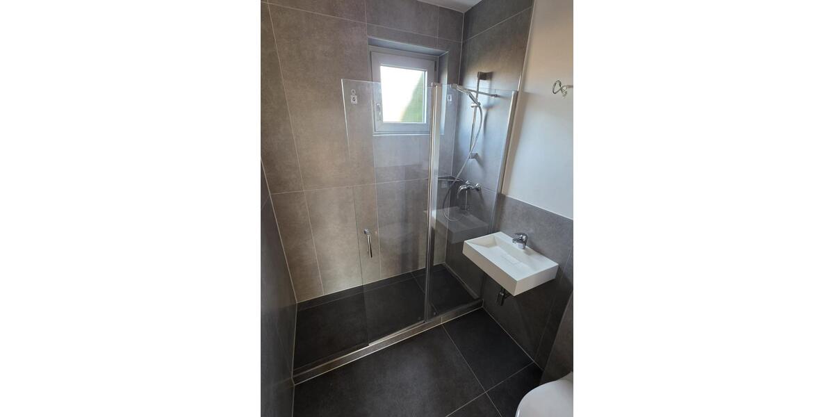 Saniertes Reihenmittelhaus mit Garten und Garage zu vermieten! 4 zimmer