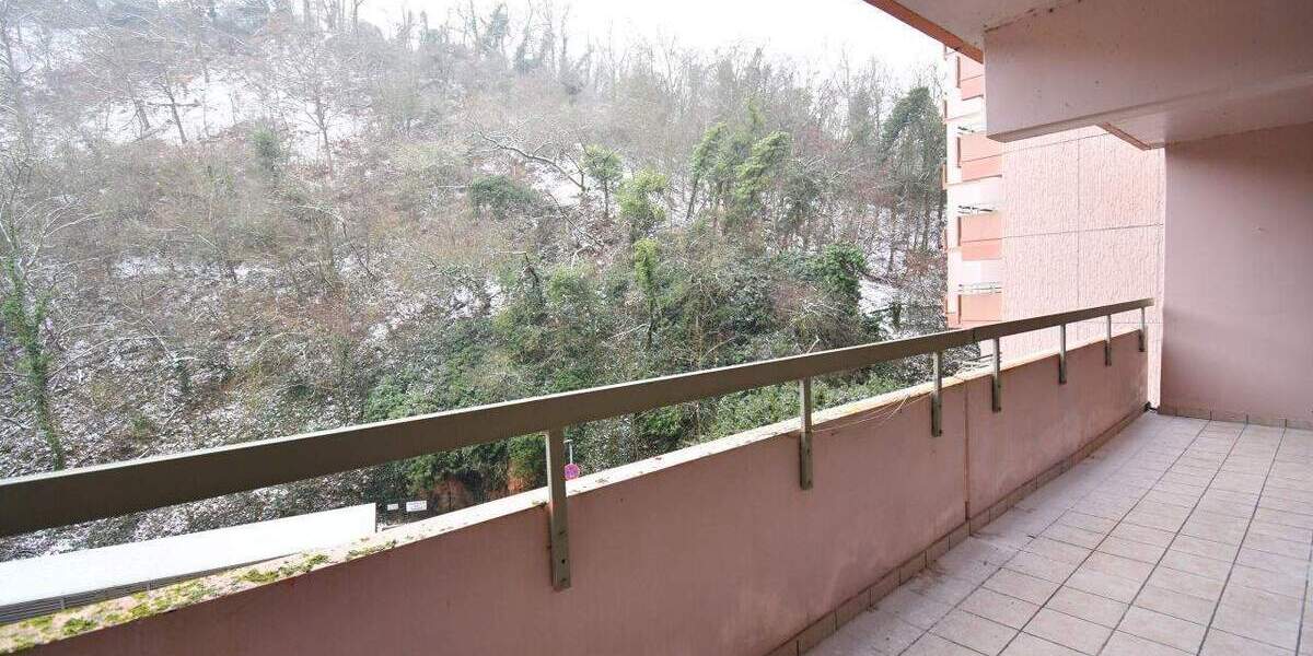 Hier haben Sie alles- Komfort, Ruhe, Schwimmbad & Sauna, Blick ins Grüne und doch zentral! 2 zimmer