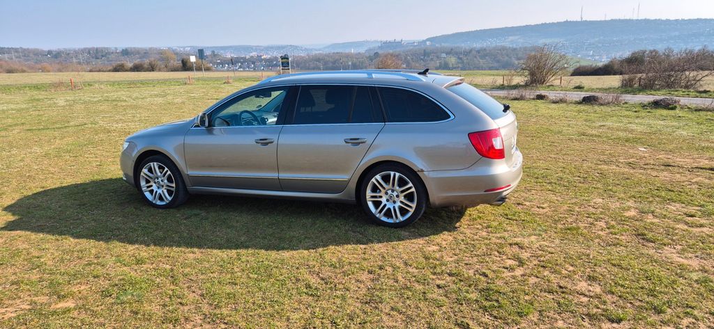 Skoda Superb 196.000 km 5.200 &euro; Zell am Main 97299