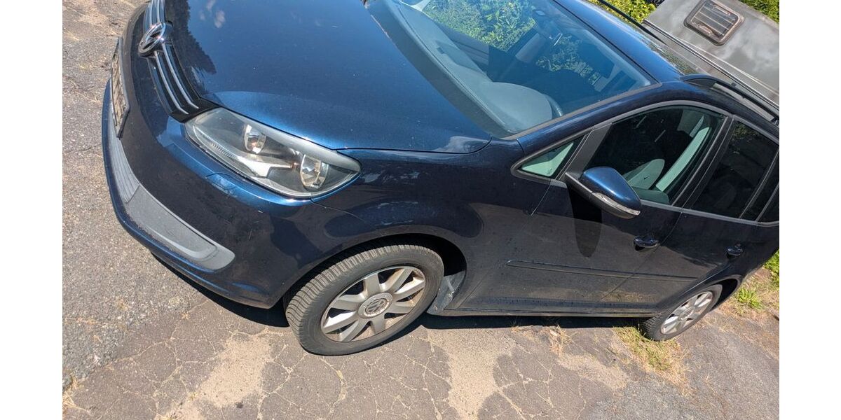 VW Touran 224.000 km 5.500 &euro; Salzhausen 21376