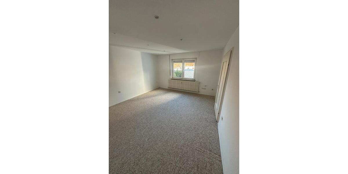 Etagenwohnung Schlüsselfeld - 5 Zimmer, 150 m&sup2;, 1.200&euro; | Angebot:26699657