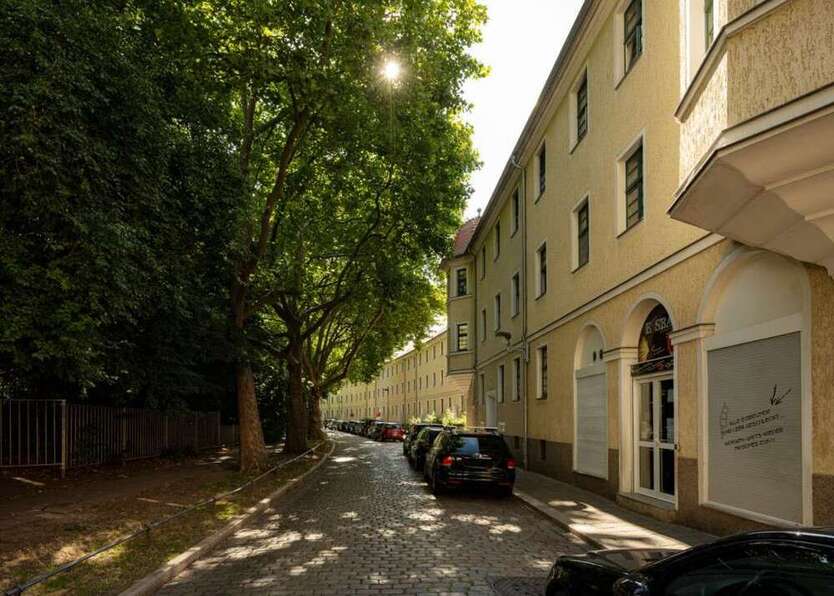 Wohnung zum Mieten in Halle (Saale) 335 € 52 m²