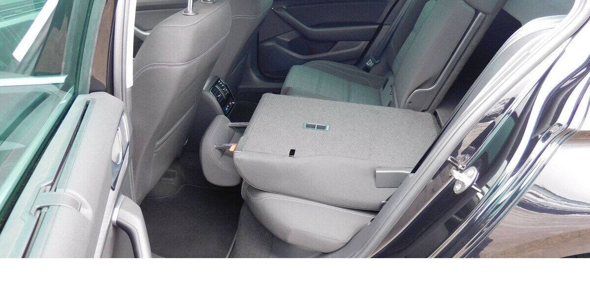 VW Passat 2.0 Bussiness BMT TDI Standhei.Navi Klima 36.500 km 22.990 &euro; Vordorf 38533