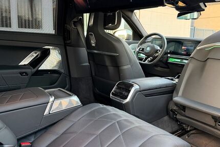 BMW i7 46.490 km 79.950 &euro; Köln 50739