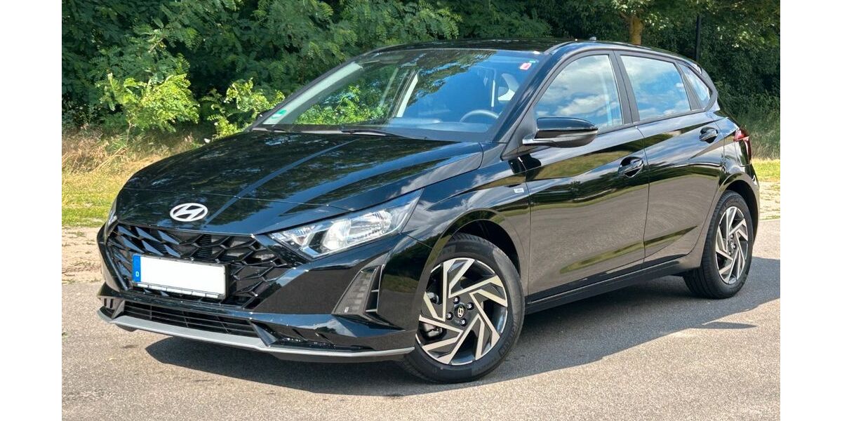 Hyundai i20 13.500 km 17.990 &euro; Jüterbog 14913