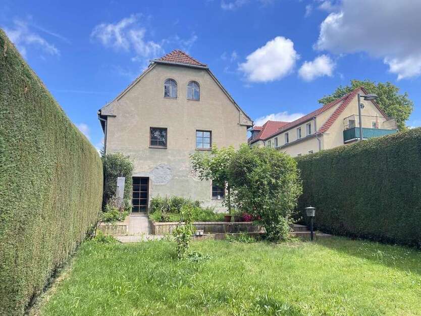 Haus zum Kaufen in Dresden Klotzsche 339.000 € 180 m²