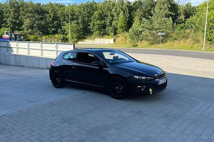VW Scirocco 202.600 km 9.000 € Berlin 12305