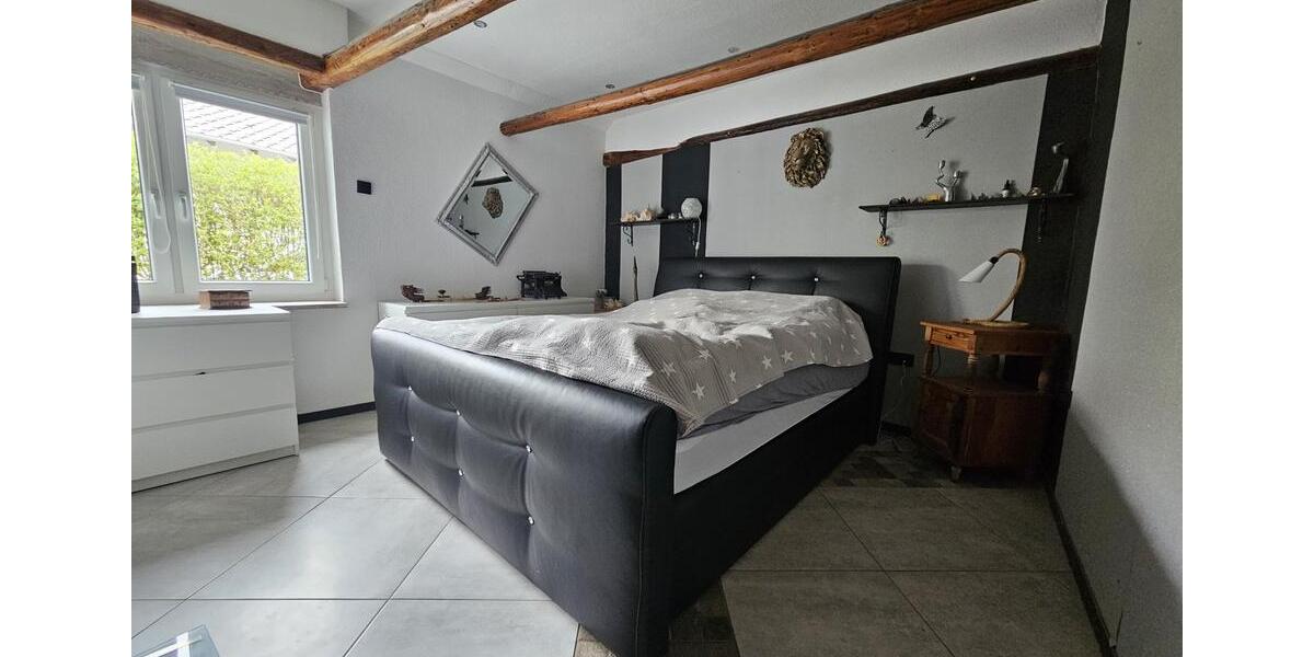 Mehrfamilienhaus, Wohnhaus Wilhelmshaven - 9 Zimmer, 240 m&sup2;, 420.000&euro; | Angebot:26522213