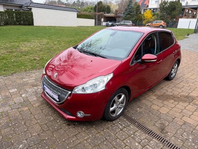 Peugeot 208 54.136 km 6.100 &euro; Elze 31008
